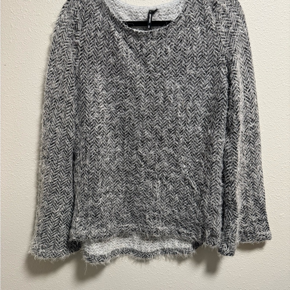 Heathered Gray Crew Neck Sweater with Fuzzy Texture